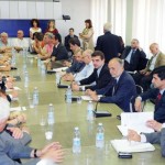 Ci vogliono battere, ci vogliono comprare e neanche hanno i soldi…