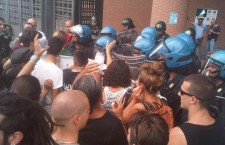 Video cariche al presidio No Tav in tribunale