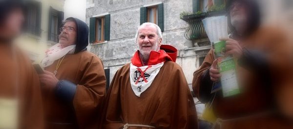 Tolte le firme, che aveva deciso di non rispettare, ad Andrea