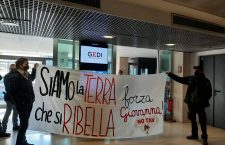 Roma occupata la sede di Repubblica in solidarietà ai notav