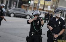 Proiettili di gomma, divieto di manifestare: come i sindacati di polizia vogliono chiudere la bocca ai no tav