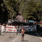 In migliaia in marcia verso i cantieri della devastazione