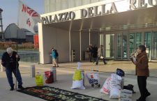 Vis: flash mob davanti al grattacielo della Regione Piemonte