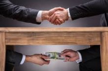 Gli amici di merende: l’irresistibile gioco della corruzione