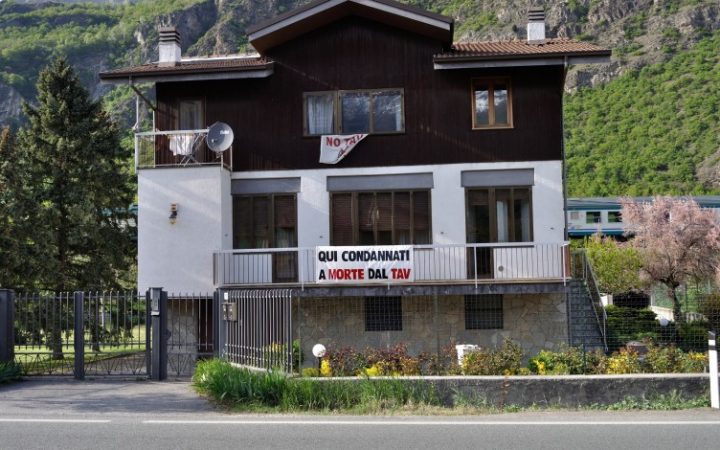 Fallita la presa di possesso di casa Perino a San Giuliano