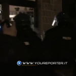 Vergona! Polizia sfonda vetrata bar a caccia dei NoTav VIDEO
