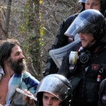 No Tav Val di Susa: intervista al fotografo che ha consegnato alla storia quel sorriso